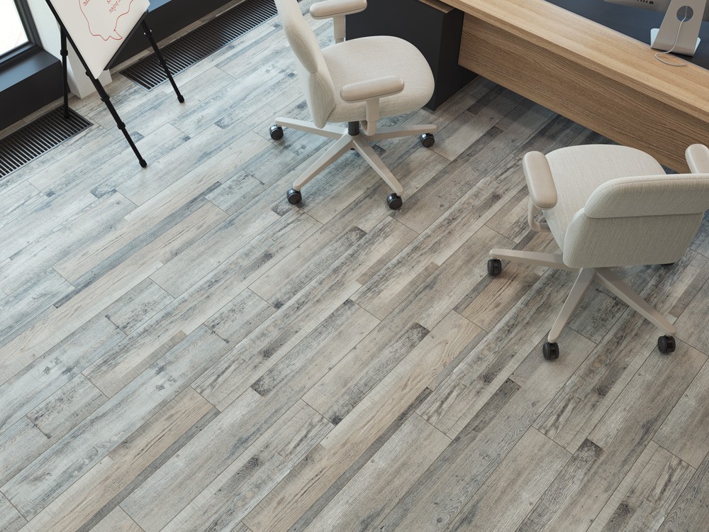 Кварцвиниловый SPC ламинат Cronafloor Wood Дуб Марсель ZH-81132-6 1200×180×4 фото в интерьере